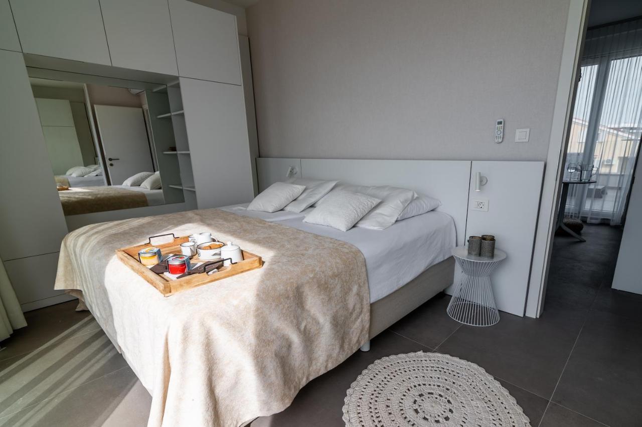 Villa Natura Luxury Apartments ماندري المظهر الخارجي الصورة